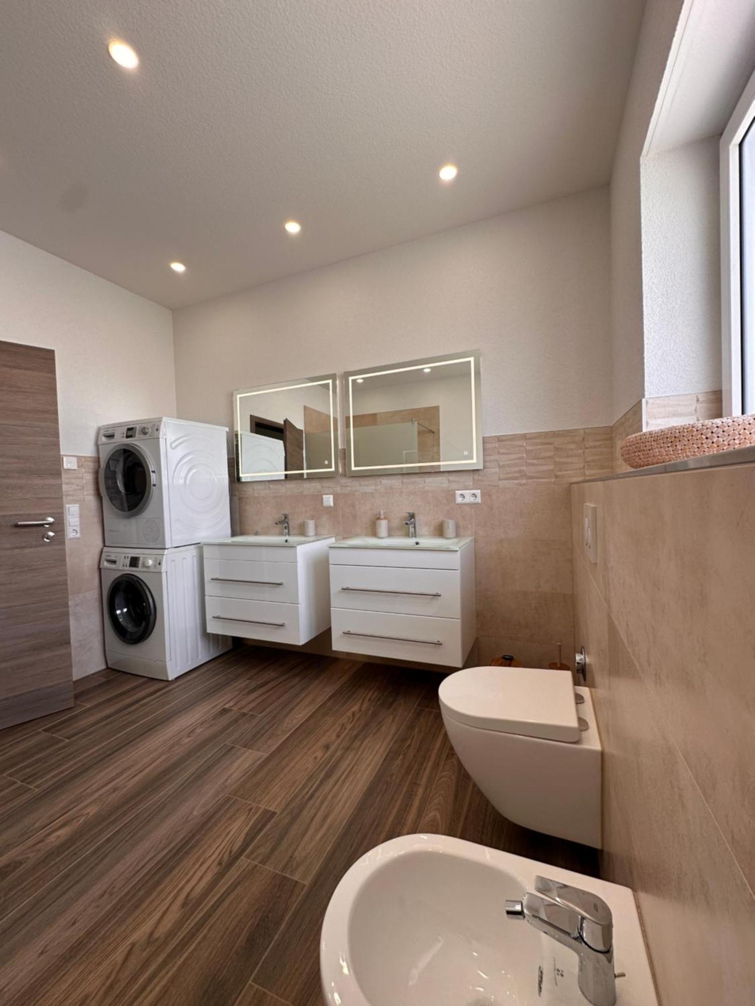 Amao-Obsidian I 120Qm I Elegantes Business- & Familienapartment I 3 Schlafzimmer I Kingsize Betten Шванау Экстерьер фото