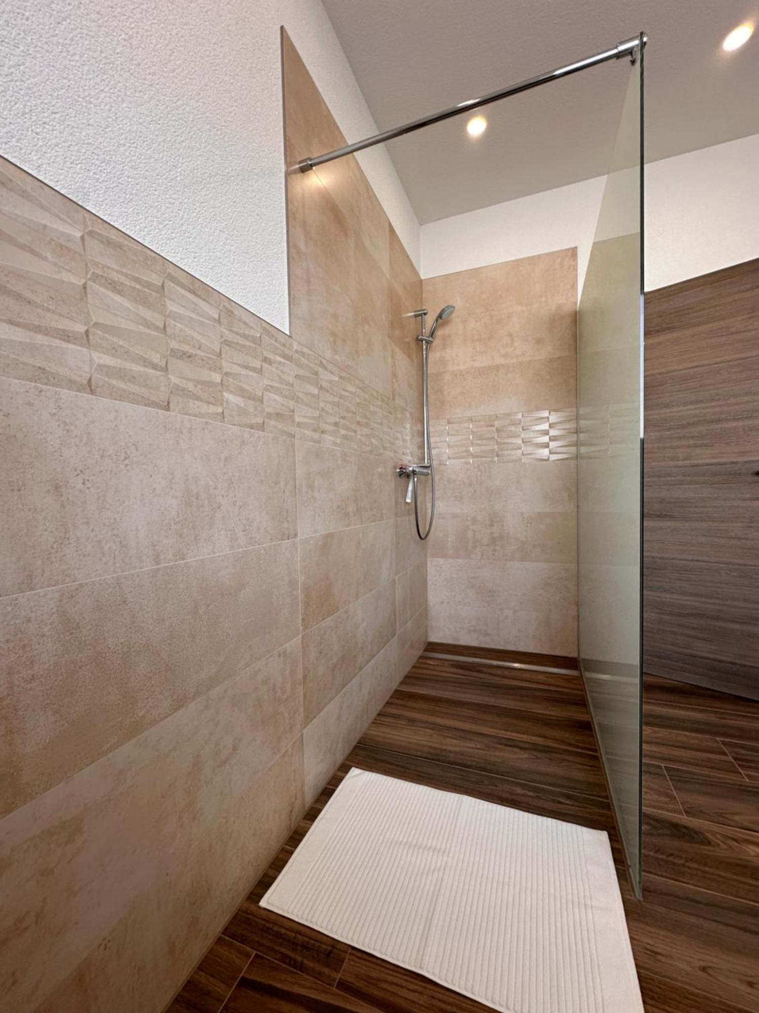 Amao-Obsidian I 120Qm I Elegantes Business- & Familienapartment I 3 Schlafzimmer I Kingsize Betten Шванау Экстерьер фото